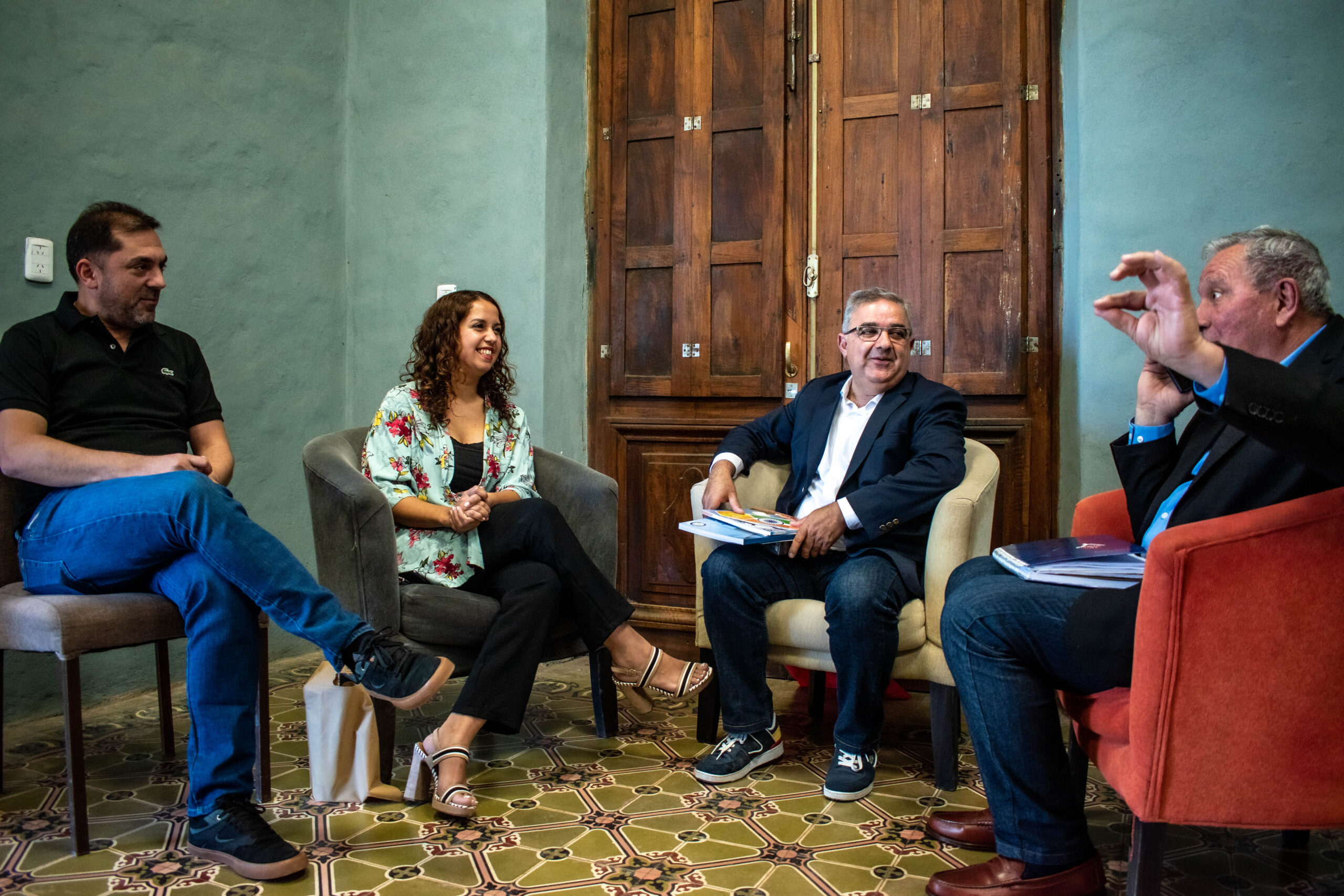 Jalil se reunió con el Embajador de la India y empresarios