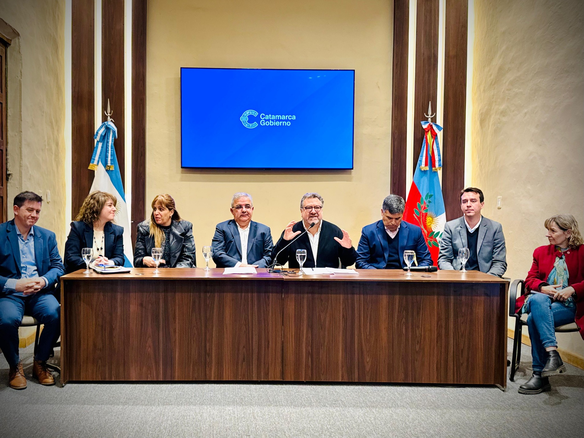 Hoy participamos de la Constitución del Consejo Provincial de Educación, Trabajo y Producción (CoPETyP), un espacio fundamental que articula políticas entre el ámbito educativo, laboral y productivo de Catamarca.