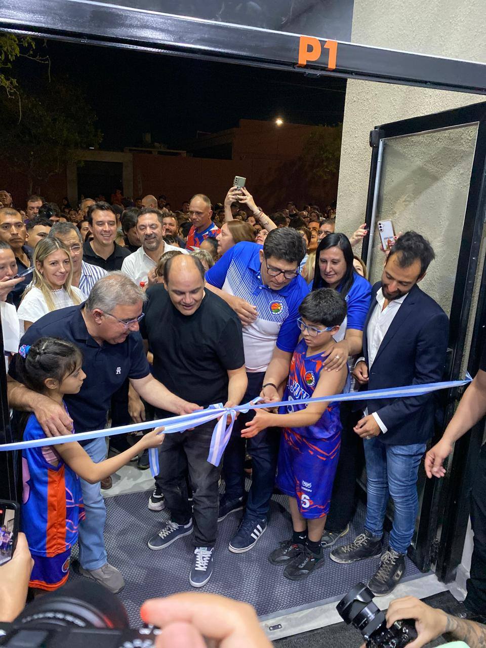 Inauguramos las remodelaciones del Club Juventud, una institución histórica que ahora cuenta con canchas renovadas, vestuarios, gimnasio y espacios modernos.
