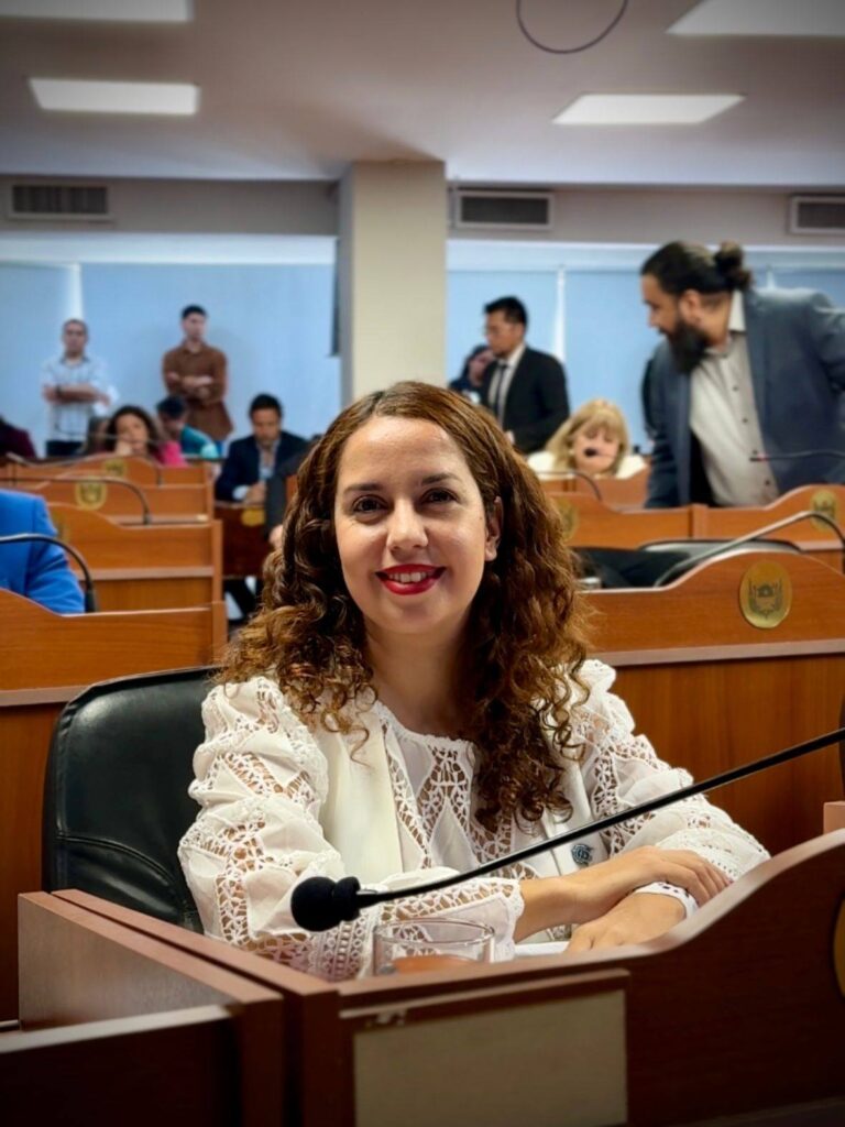 En la Décimo Quinta Sesión Ordinaria de la Cámara de Diputados aprobamos proyectos claves para nuestra provincia.