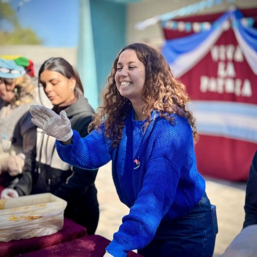 ¡El locro nos reúne, la Patria nos abraza!