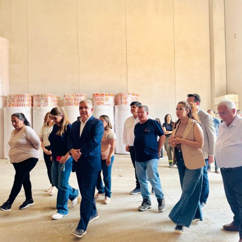 Seguimos visitando el interior, esta vez en Recreo, Icaño y Ancasti, acompañando a nuestra gente e inaugurando obras que transforman vidas, rutas que conectan, viviendas que cumplen sueños, escuelas que crecen, una planta cloacal que mejora la calidad de vida y espacios que fortalecen la producción.